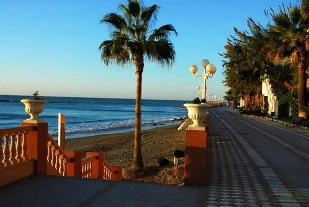 Studio in Benalmádena, with Wonderful City View, Pool Access, Enclosed Garden - 900 M From the Beach