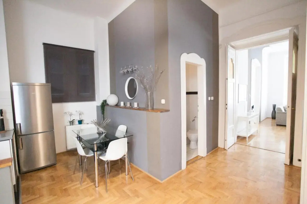 Modernized Condo for 6ppl CENTER