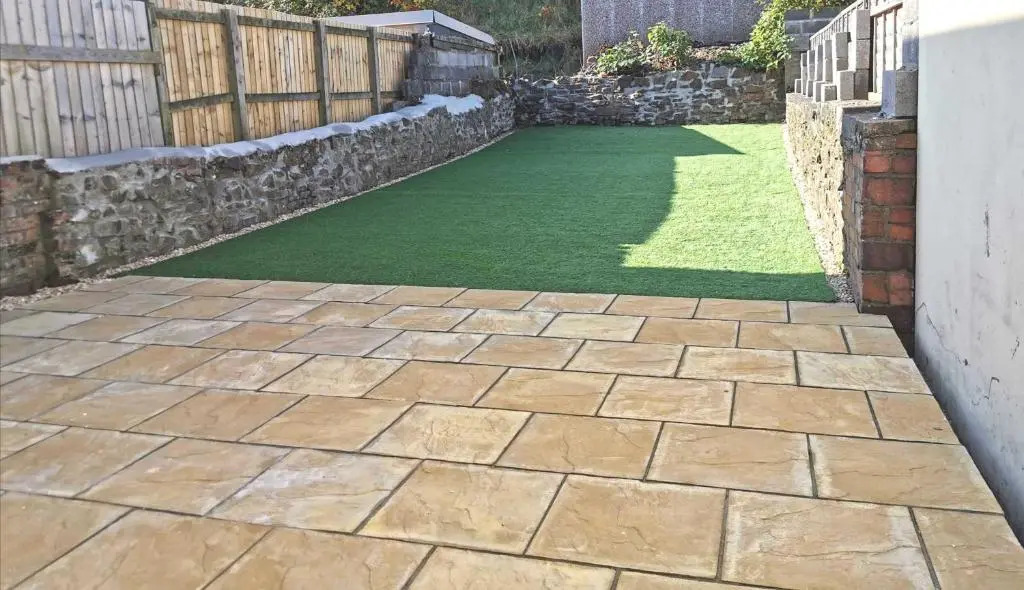 Spacious 4BR Home with Garden, Swansea
