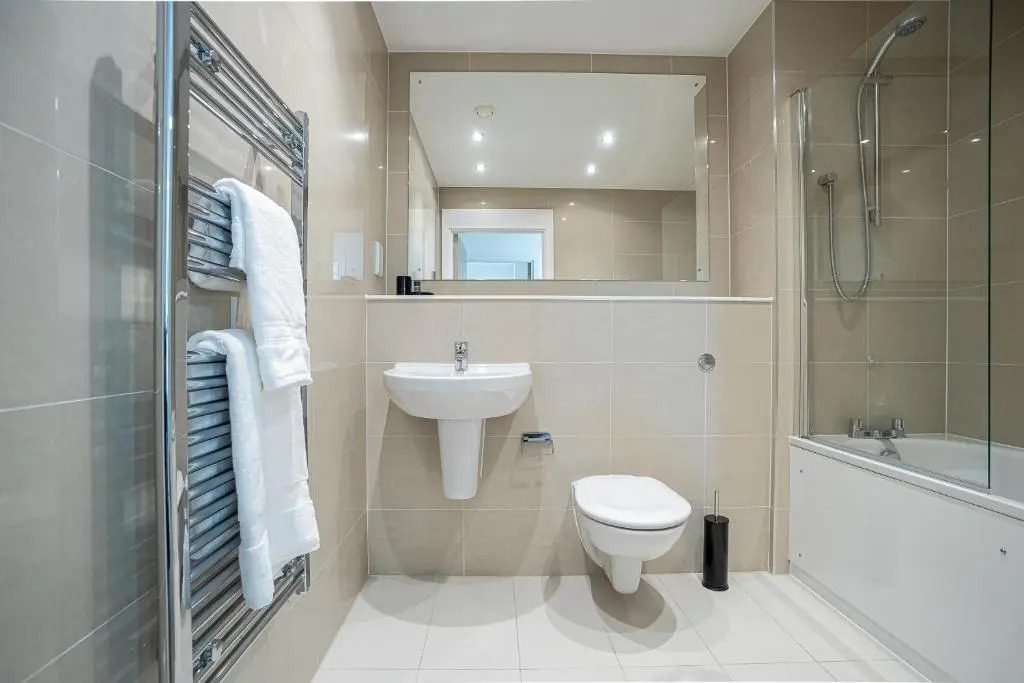 Luxe Apartments Bracknell Near Ascot, Legoland, Windsor, Lexicon - Free Parking & Gym
