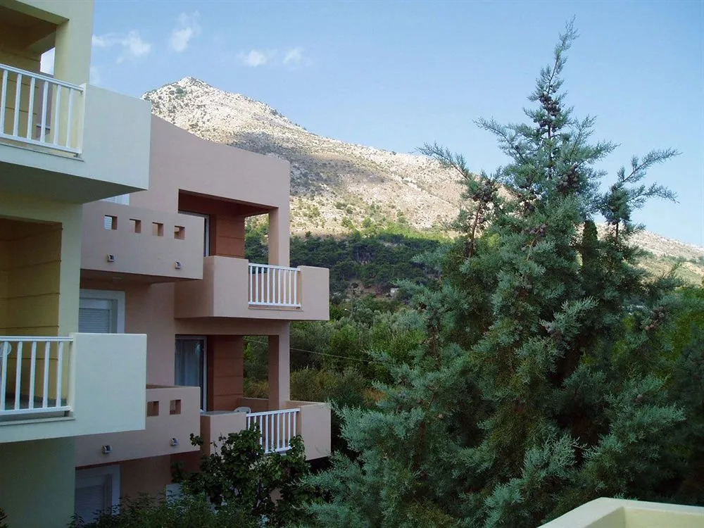 Iason Apartments & Studios