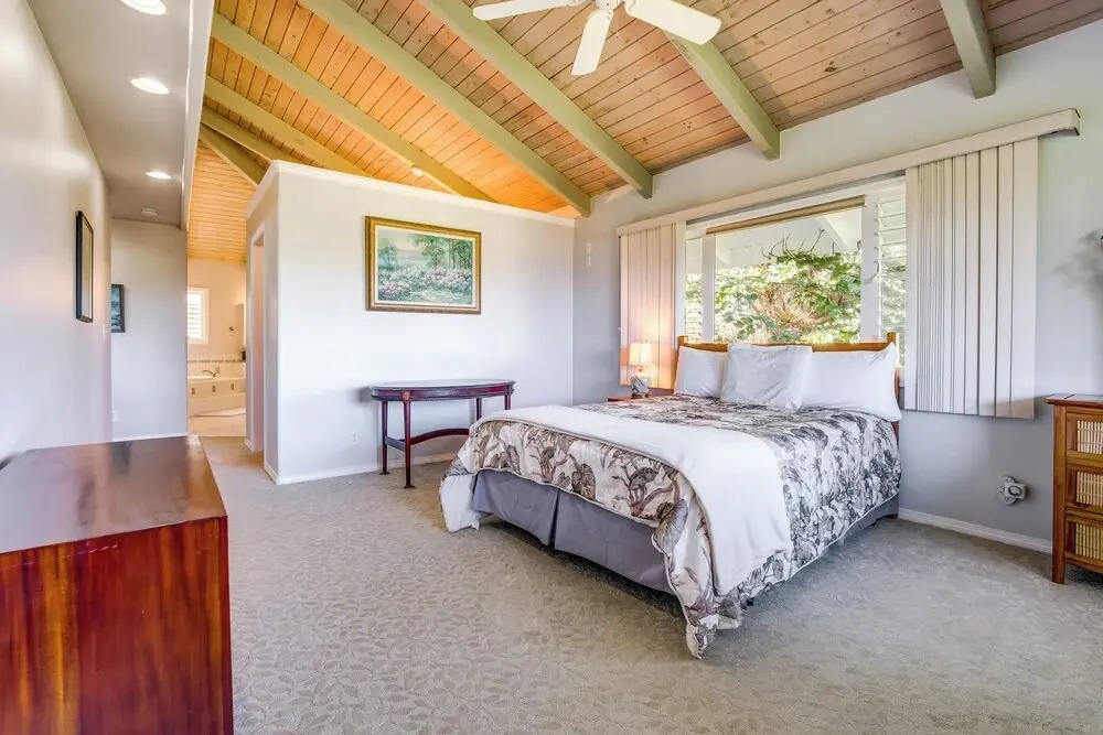 Honomu Home w/ Screened Lanai + Ocean Views!