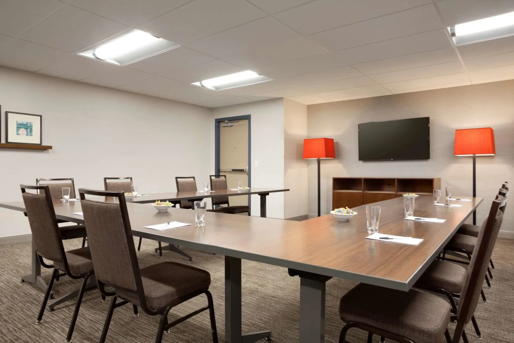 Country Inn & Suites by Radisson Asheville River Arts District