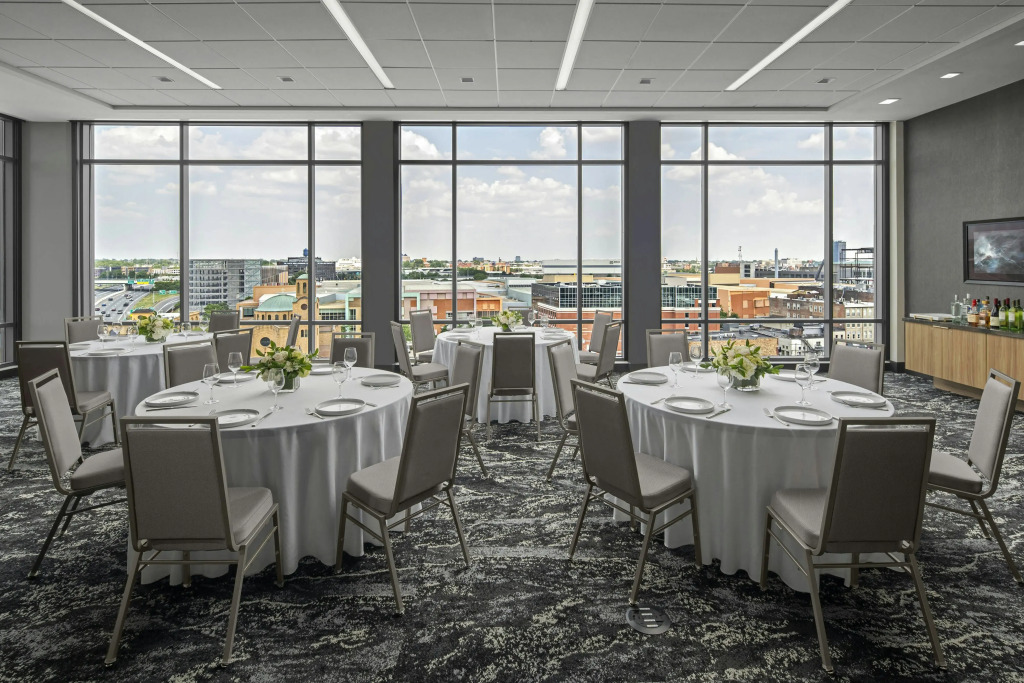 AC Hotel by Marriott Columbus Downtown