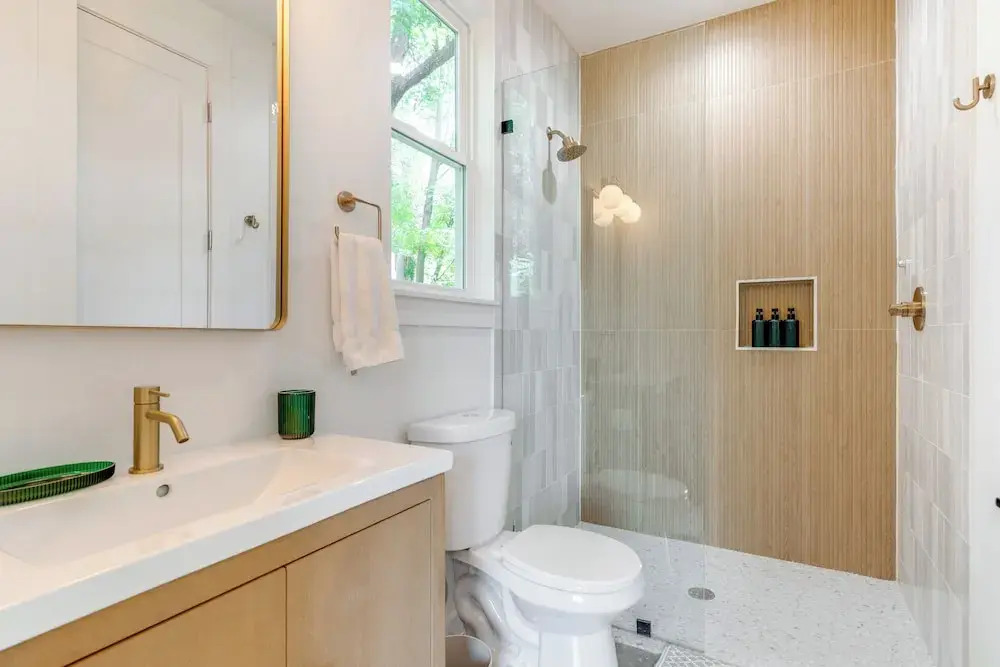 Near Restaurants & Parks: Home 3 Mi to Dtwn Austin