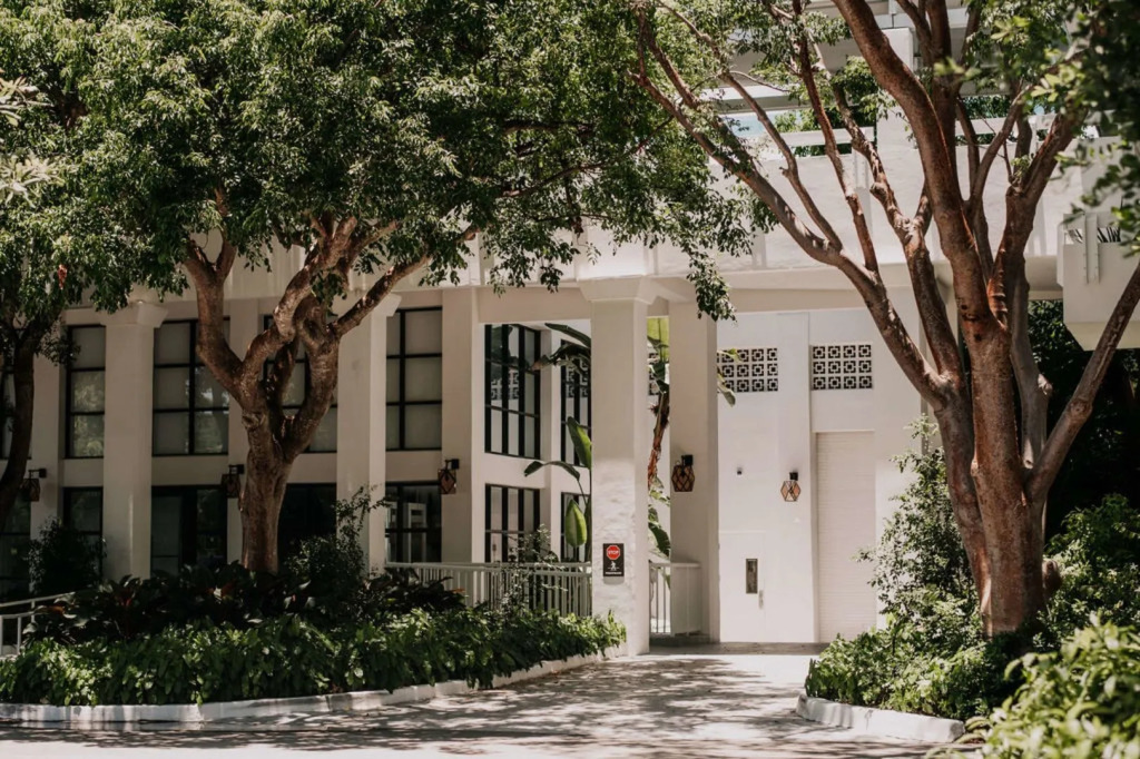 Bakers Cay Resort Key Largo, Curio Collection By Hilton