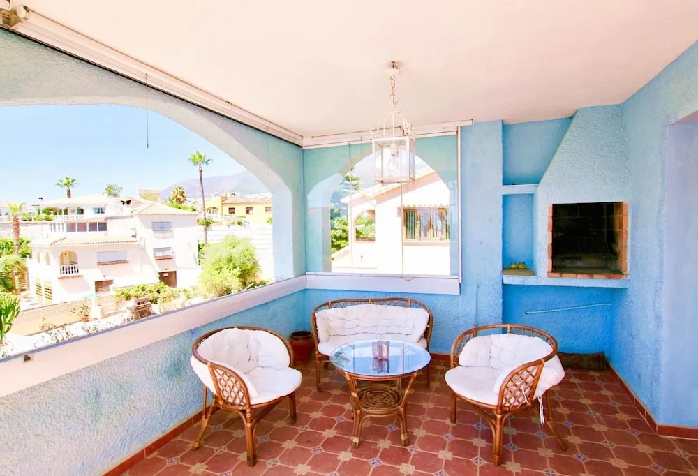 4BR Villa Milana, Private Pool, Sea Views. Wifi, 3 Mins Drive to the Beach