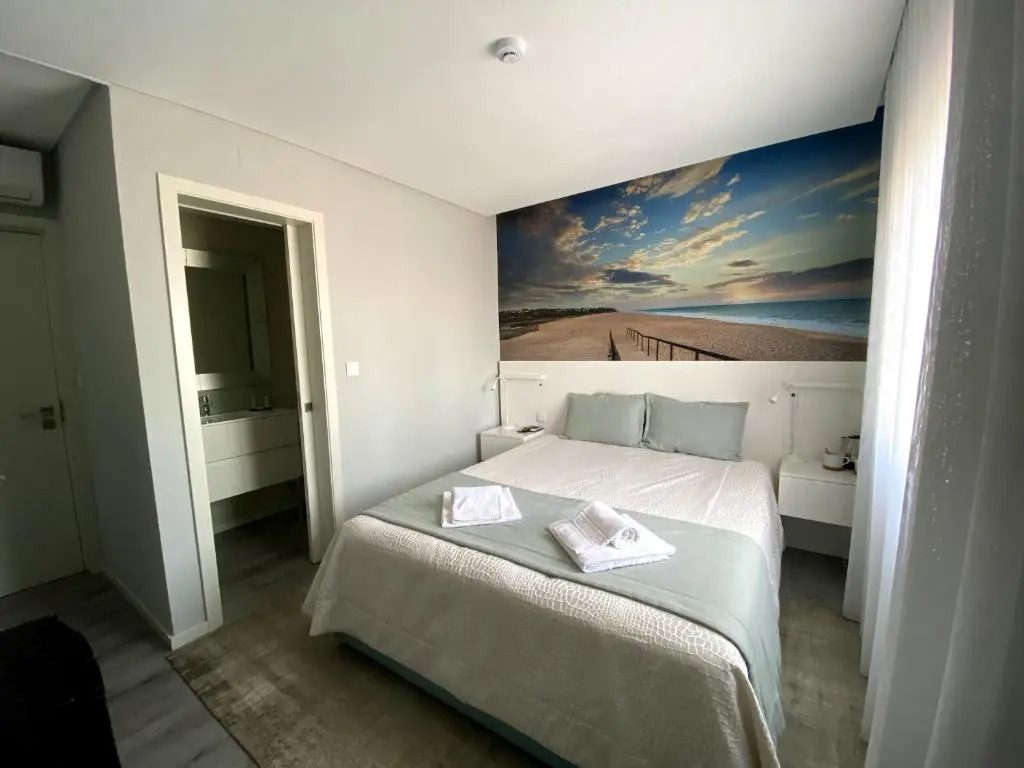 Golden Beach Guest House & Rooftop Bar