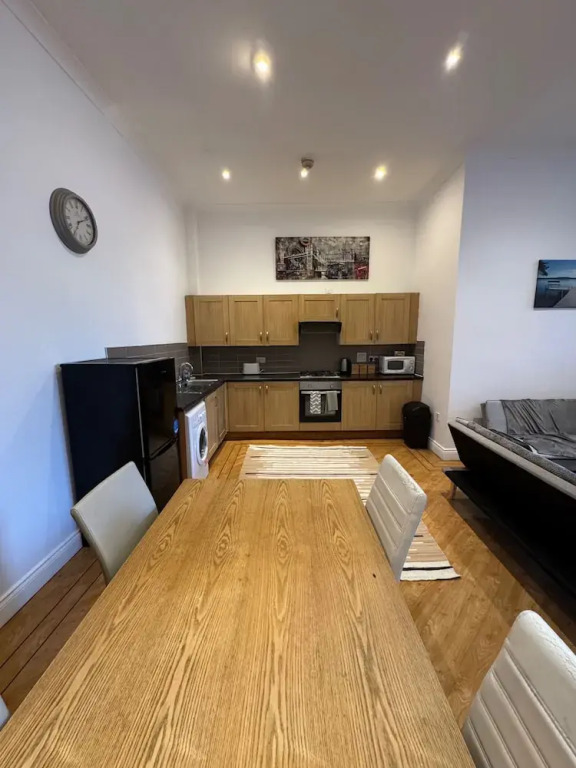 Westgate Haven - Spacious 4 Bedroom Apartment
