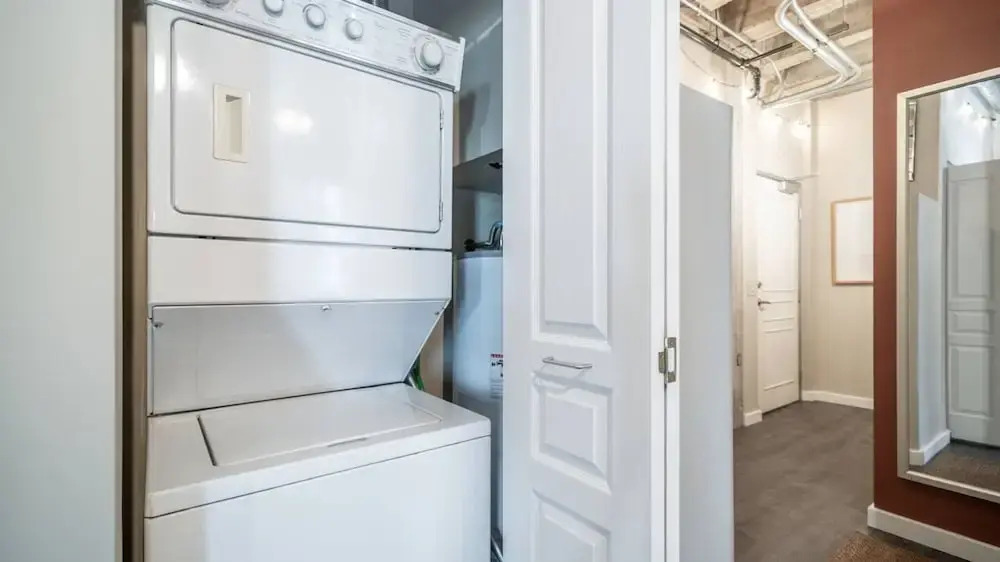 Luxury Downtown Phoenix Loft - Pool Gym Laundry