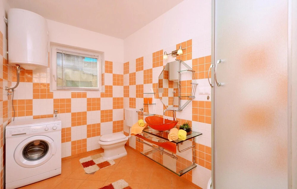 Nice Home in Okrug Gornji With 5 Bedrooms, Wifi and Outdoor Swimming Pool