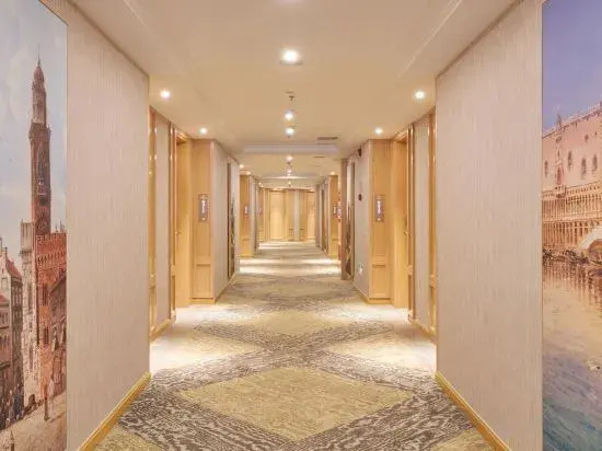Vienna Hotel ( Guiyang Yunyan District Government Daying Po subway station)
