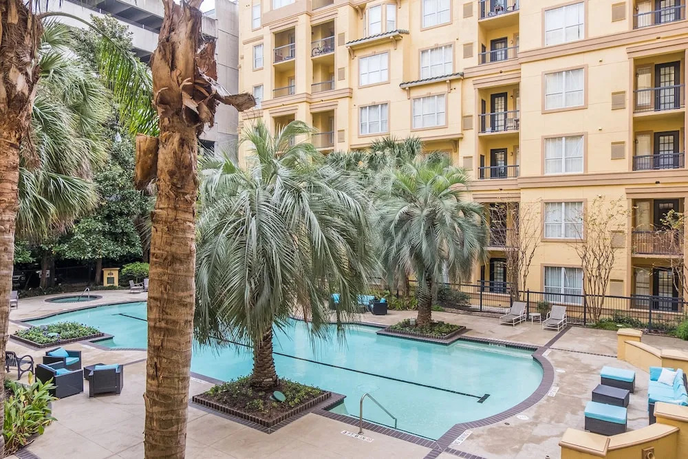 Luxe Midtown Apartments by Frontdesk