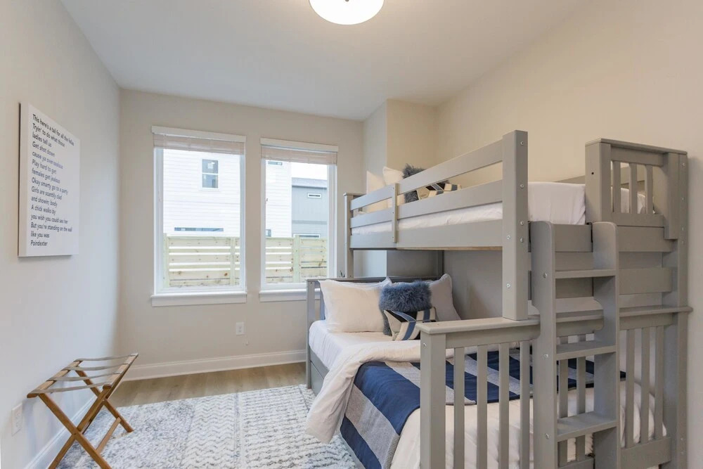Bachelor/ette Buy 3 Nights get 4th Free Near Downtown--prn2