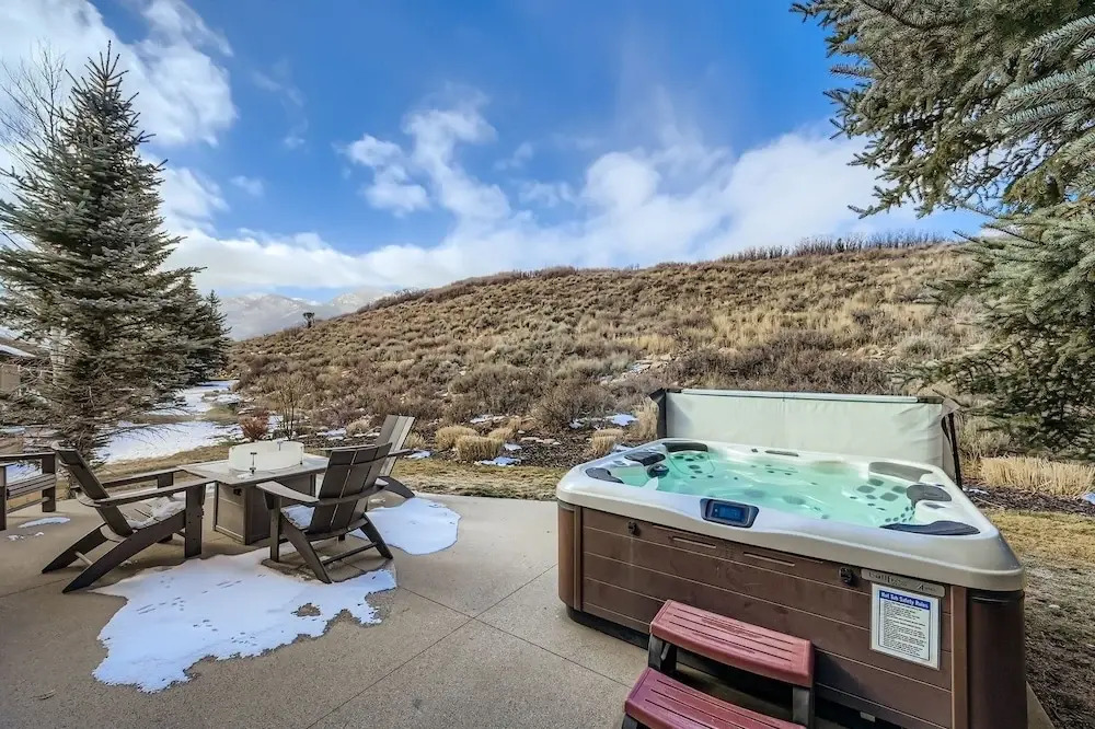 2744 The Cove! Modern Luxury Townhome With Hot Tub, Pool, And Shuttle To The Slopes! 4 Bedroom Home