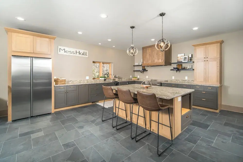Group Getaway! 8,000-sq-ft Gem, Arcade + Theater
