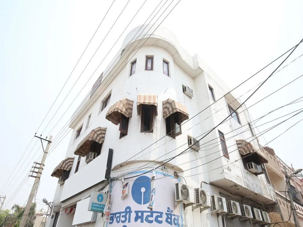 OYO 14621 Dream Residency