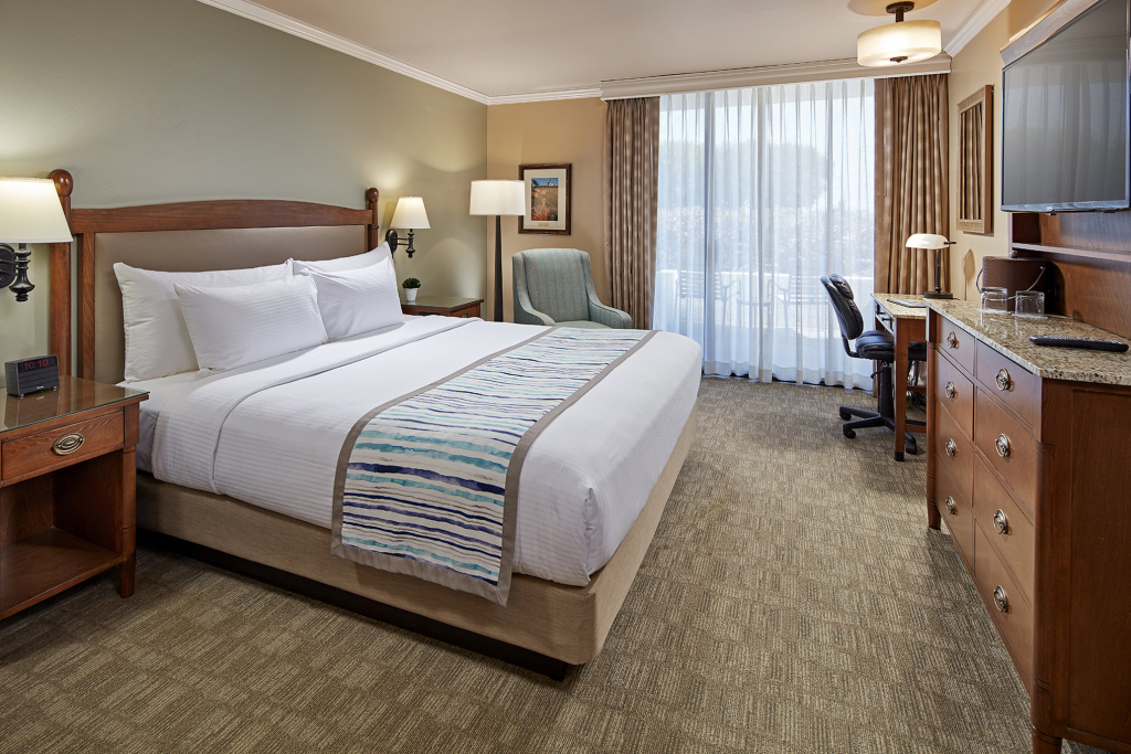 Glorietta Bay Inn