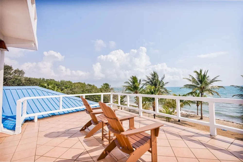 Dolphin Beach - Private Oceanfront 4-Bed Villa wPool on Huge Lot