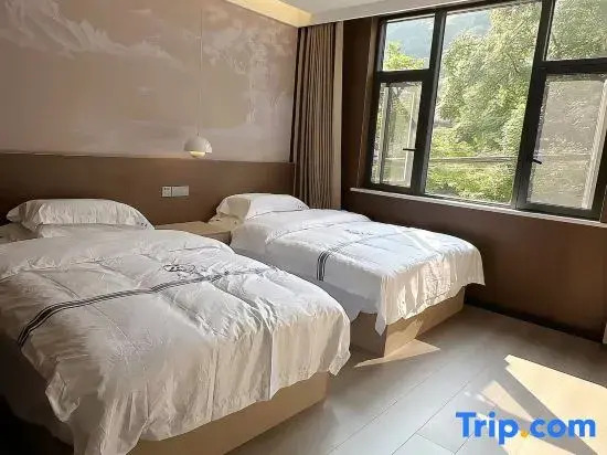 Shanshuiyuan Homestay (Emeishan Scenic Area Linggongli Parking Lot)