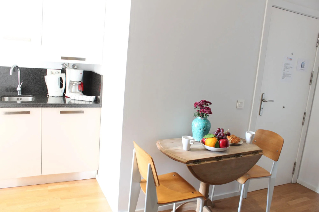 Life Apartments Calderón
