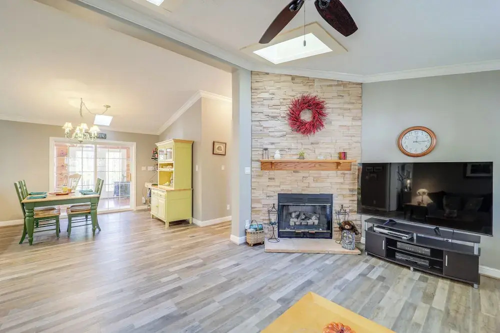 Pet-friendly Beech Mtn Home, 2 Mi to Skiing/hiking