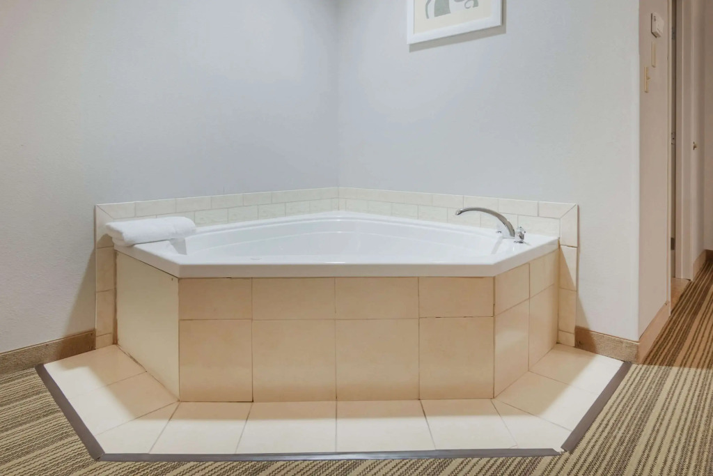 Country Inn & Suites by Radisson, Columbia, MO
