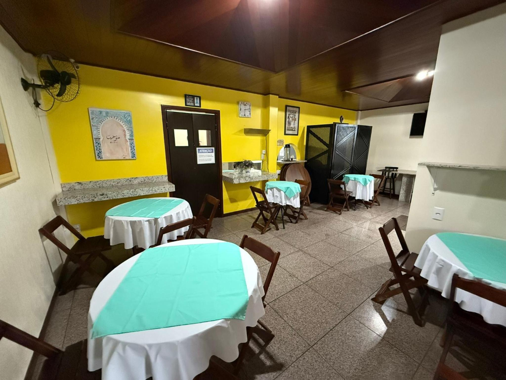 Oasis Chartouni Hotel