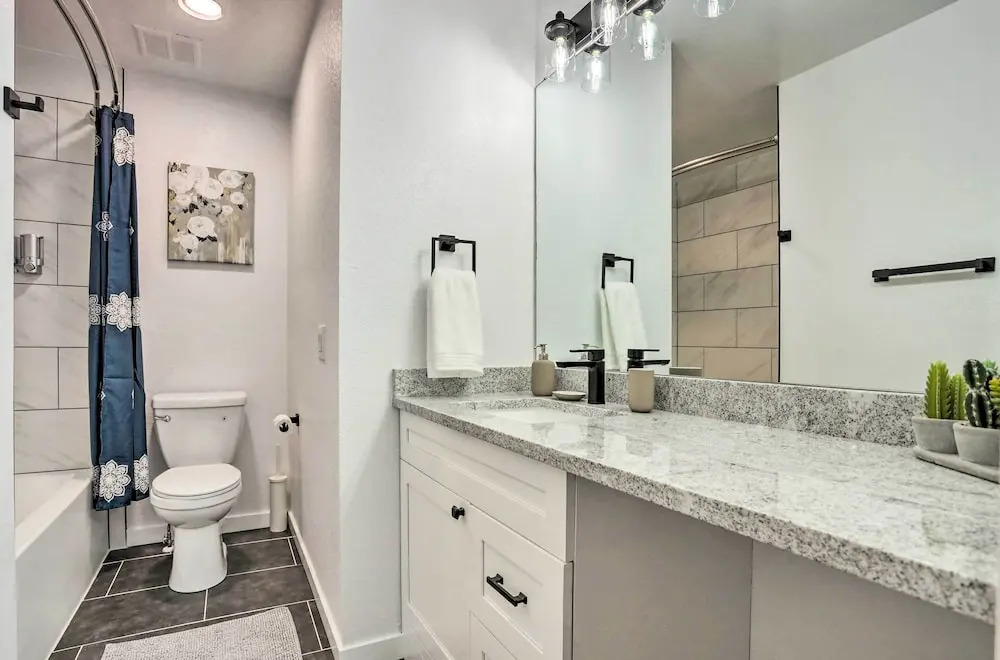 13 Mi to Dtwn Denver: Northglenn Townhome w/ Patio