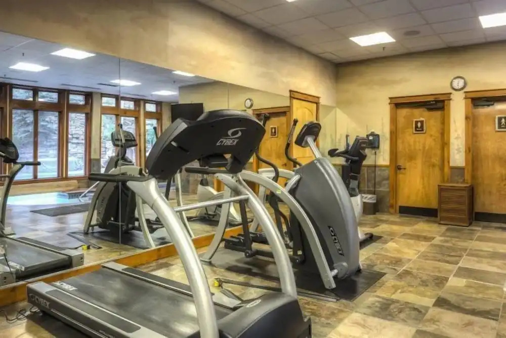 Premier 4 Bedroom Ski In, Ski Out Lone Eagle Condo With The Best Access To Skiing In Keystone