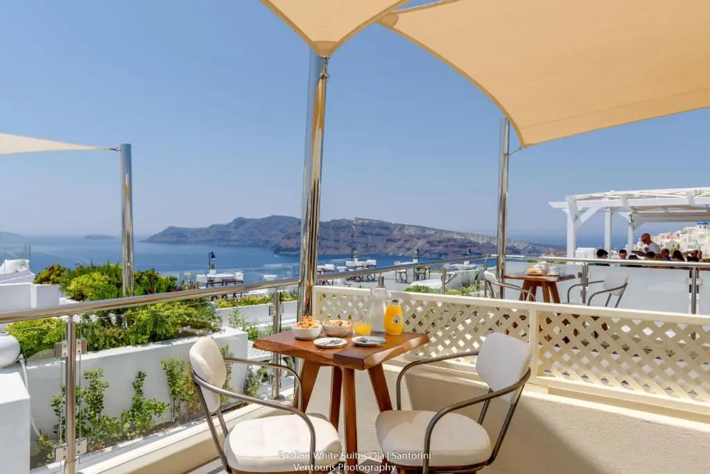 Enalion White Suites Oia