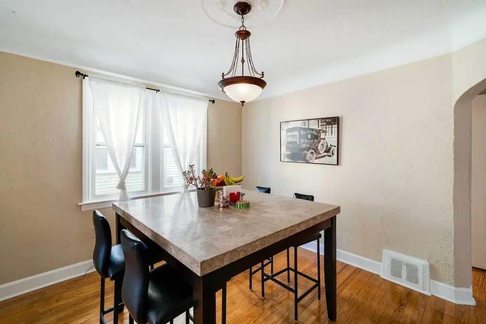 Ferndale Apartment w/ Yard - Near the Detroit Zoo!