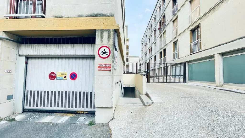 T2 Avignon Climatise Intra Muros Spacieux Et Lumineux