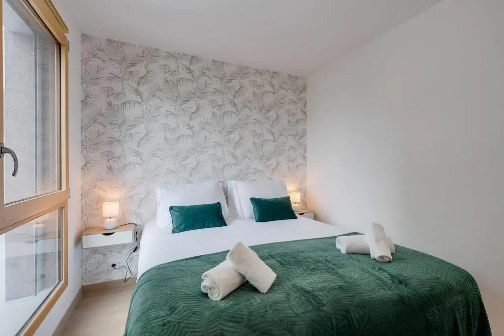 L'Art de Ville - 2 bedroom near the city center terrace and garage