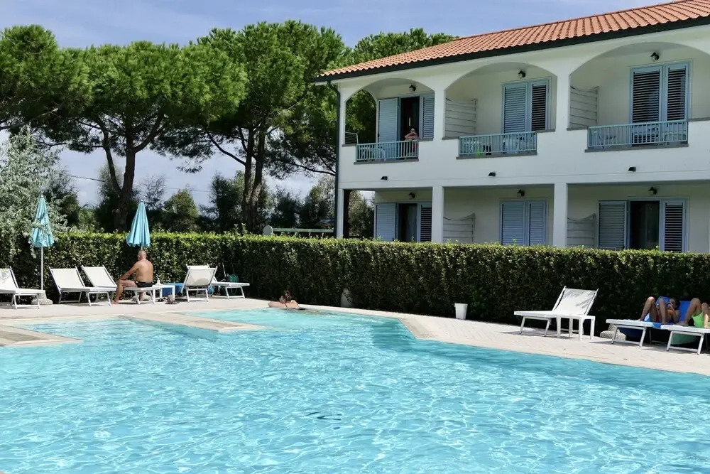 Residence con piscina a 450 mt dal mare