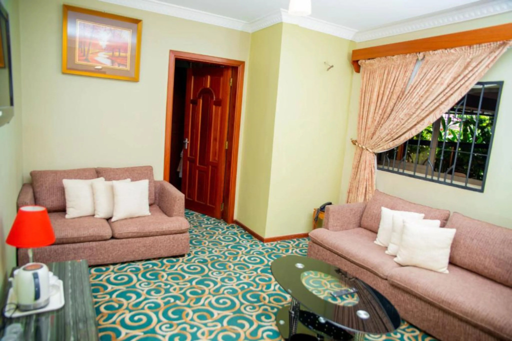 Lush Garden Business Hotel