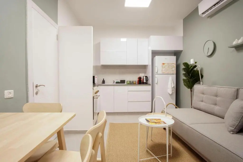 Jerusalem market apartment