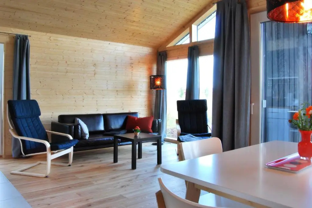 Schwarzes Holzferienhaus mit Sauna -- FELDRAIN -- an der Ostsee, Zierow bei Wismar, 4-6 Personen