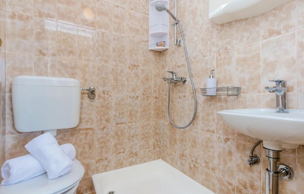 Beautiful Home in Zaton Mali With Wifi and 3 Bedrooms