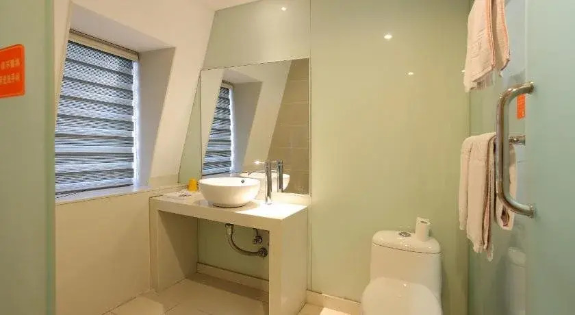 Yunqi Hotel