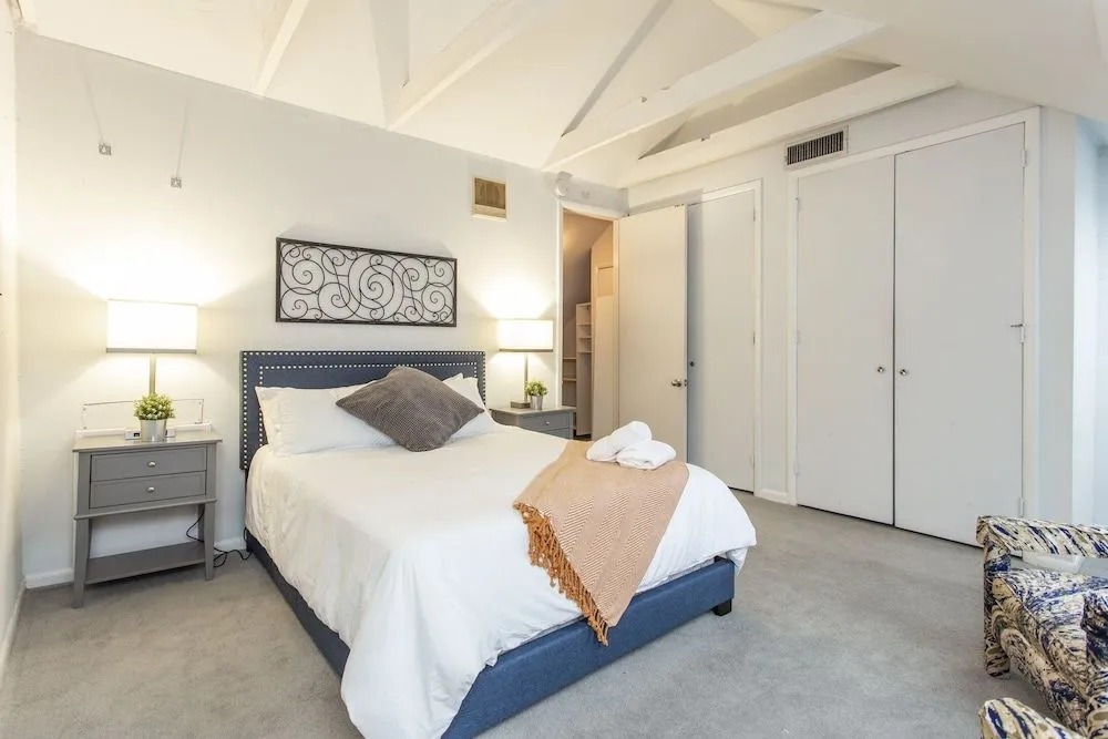Loft in Historic Area - Liberty Bell/society Hall