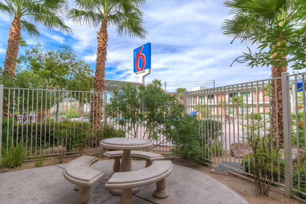 Studio 6 Suites Las Vegas, NV - Tropicana