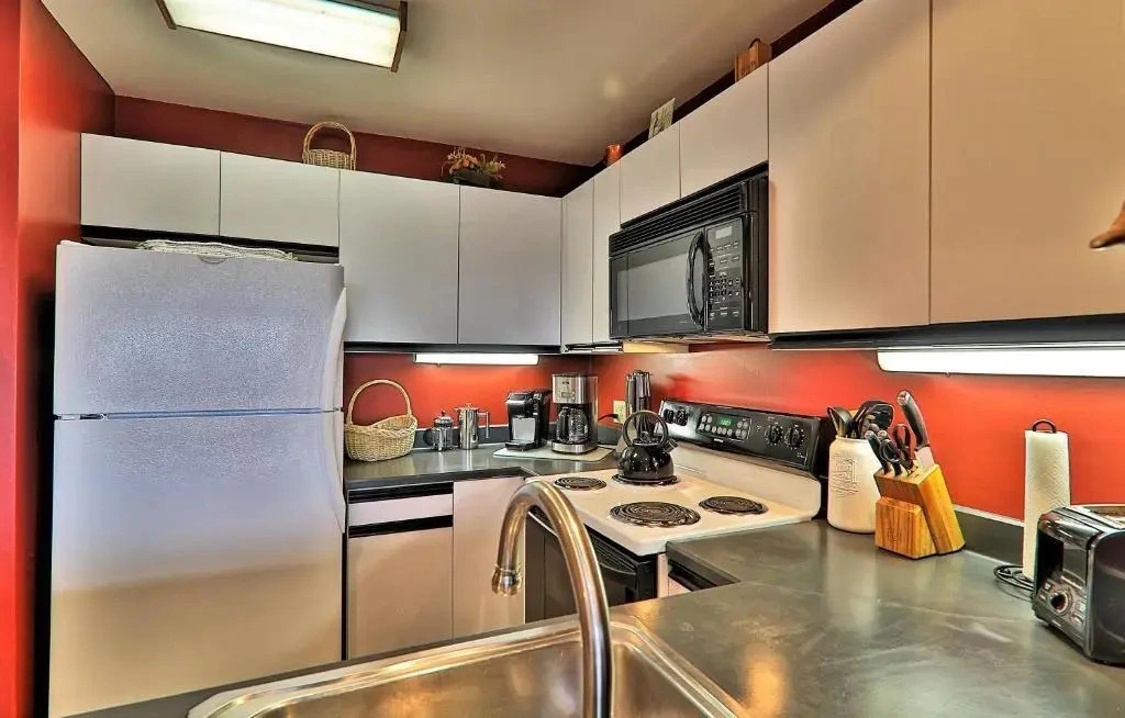 Highridge Condominium Unit B9