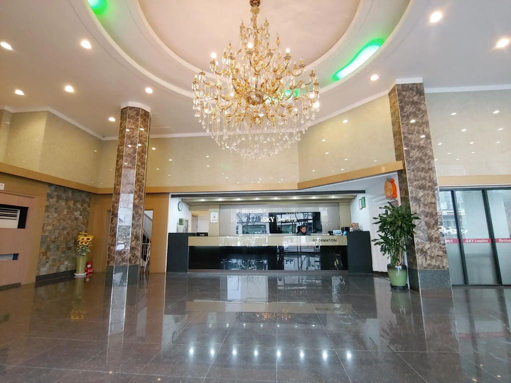 Sky Leaders Hotel