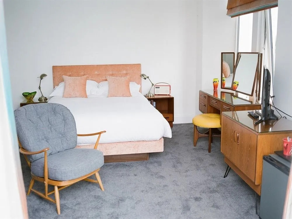 Chelsea House Apartments