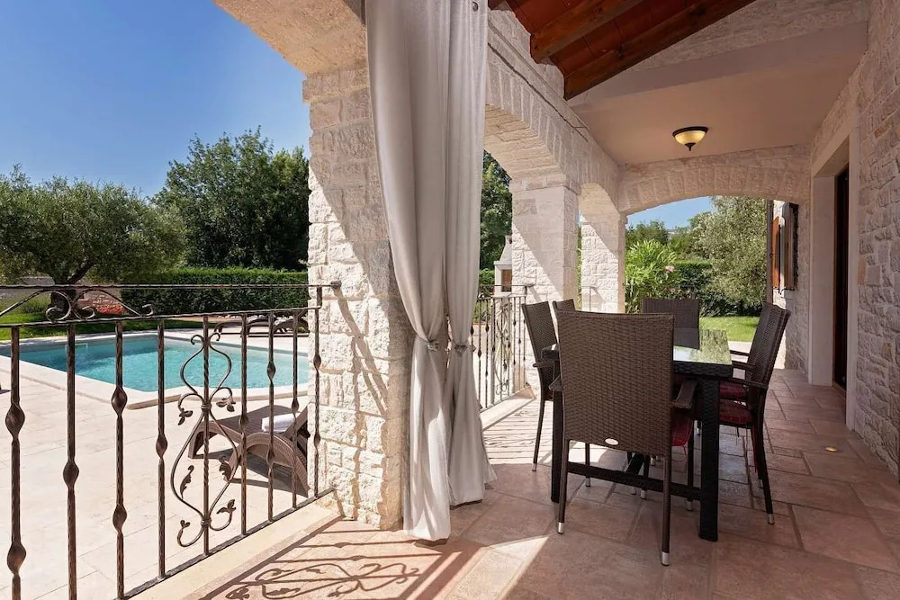 Villa Lory