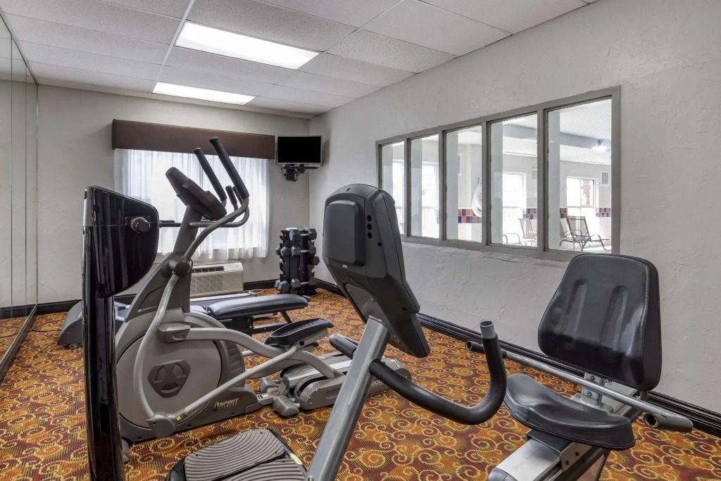 Quality Inn & Suites I-35 E-Walnut Hill