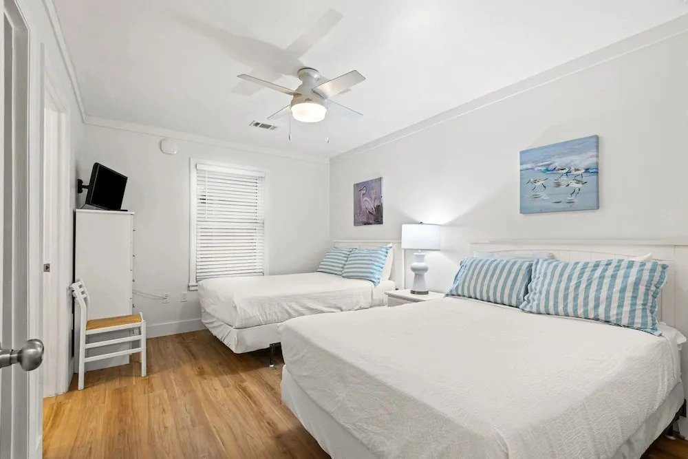 Pet-friendly Corner 1st Floor Condo in Seagrove, Steps From the Beach