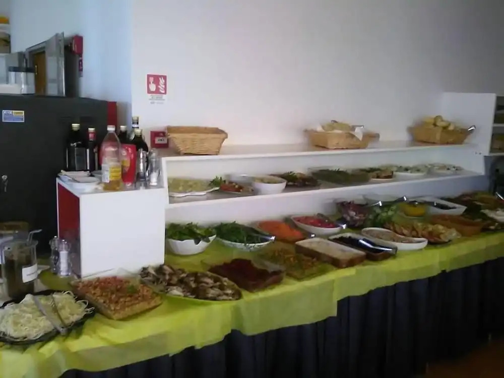 Club Hotel