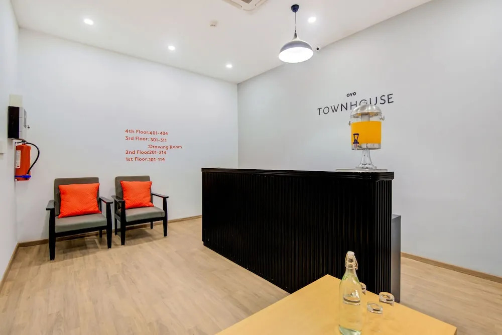 OYO Townhouse 191 Hotel Vivek